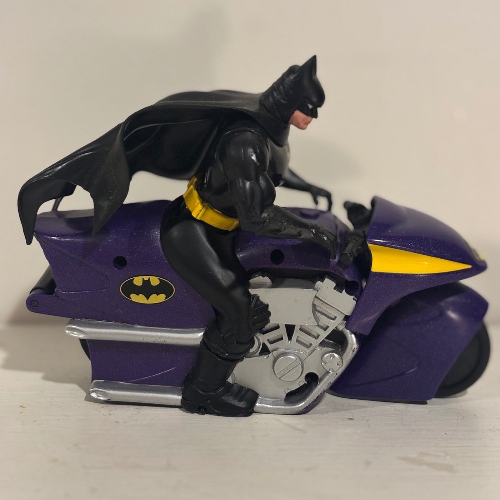 DC Comics Batman Batcycle Action Figure Purple‎ Black Good Preowned